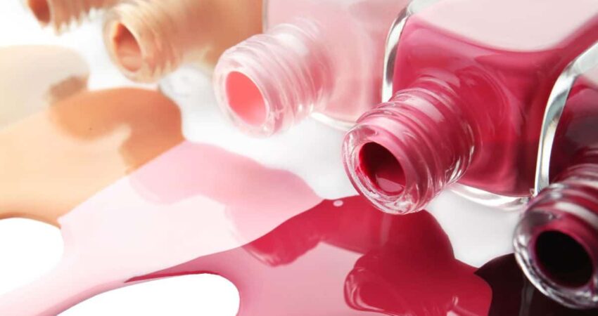 Koltuktan Oje Lekesi Nasıl Çıkar